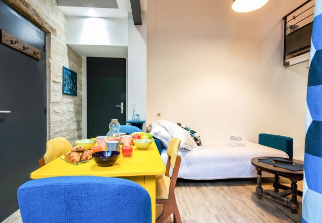 Urban Dom Vaissette - Première Conciergerie - Salle à manger Table pour les repas