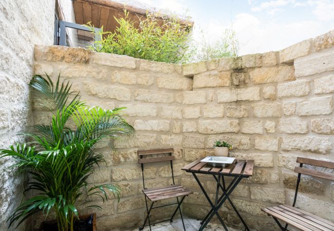 Petite terrasse Urban Dom Vaissette - Première Conciergerie - Terrasse