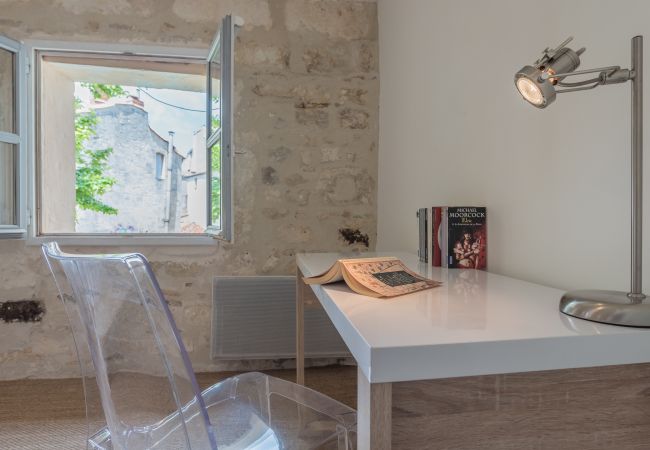 Jardins Écusson - Première Conciergerie - Chambre Bureau