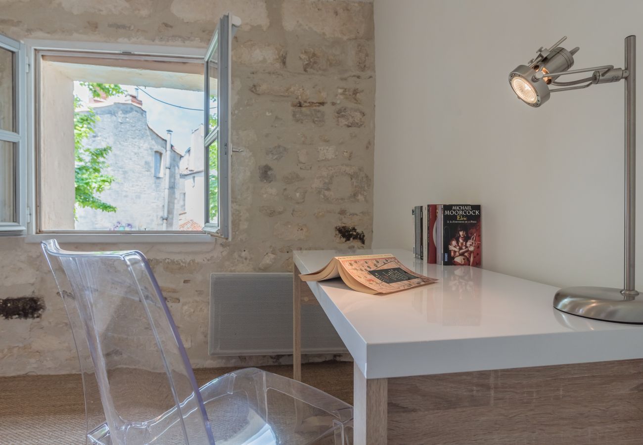 Jardins Écusson - Première Conciergerie - Chambre Bureau