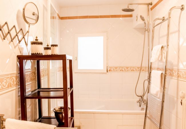 Canourgue - Première Conciergerie - Salle de bain Salle de bain équipée
