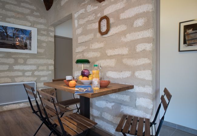 Cachette Sainte Eulalie - Première Conciergerie - Table à manger Appartement à Montpellier - Cachette sainte eulalie - Première conciergerie