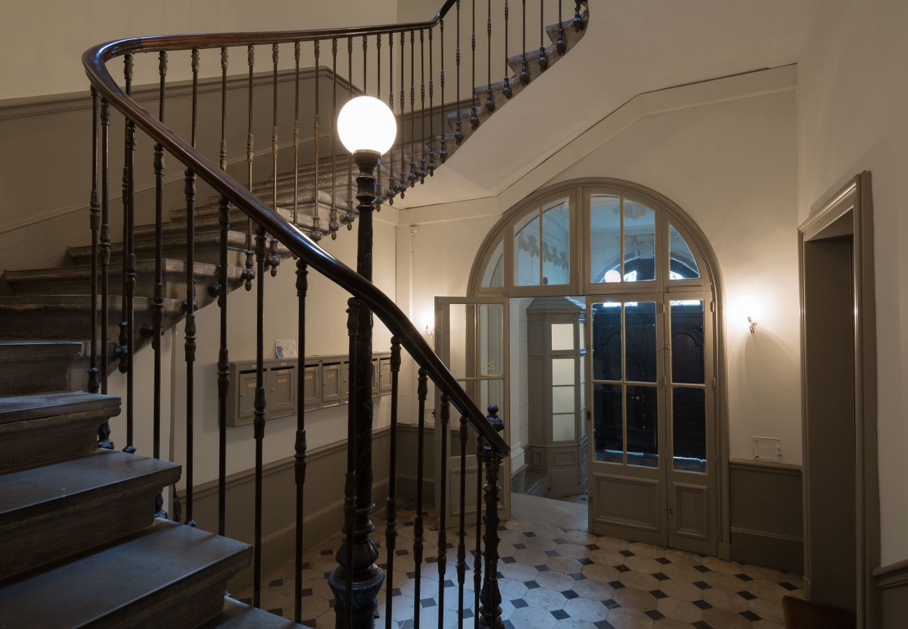 Villa Comédie - Première Conciergerie Escaliers
