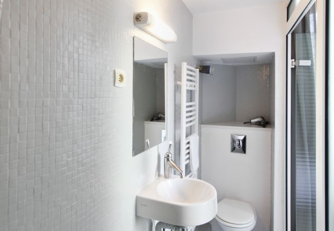Balcons Opéra Comédie - Première Conciergerie - Salle de bain et WC Salle de bain avec WC