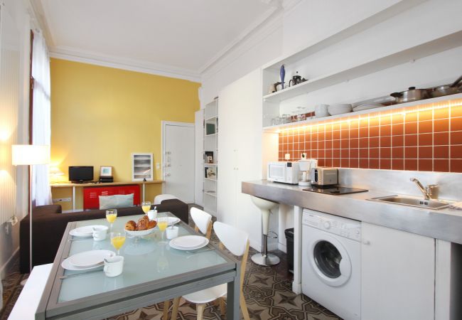 Balcons Opéra Comédie - Première Conciergerie - Cuisine Cuisine équipée, avec un lave linge