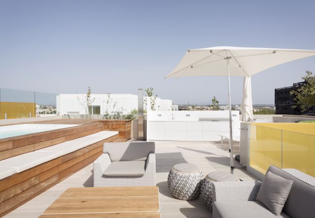 Rooftop Saint Exupery - Première Conciergerie - Terrasse Rooftop terrasse pour profiter du beau temps avec mobilier de jardin et piscine