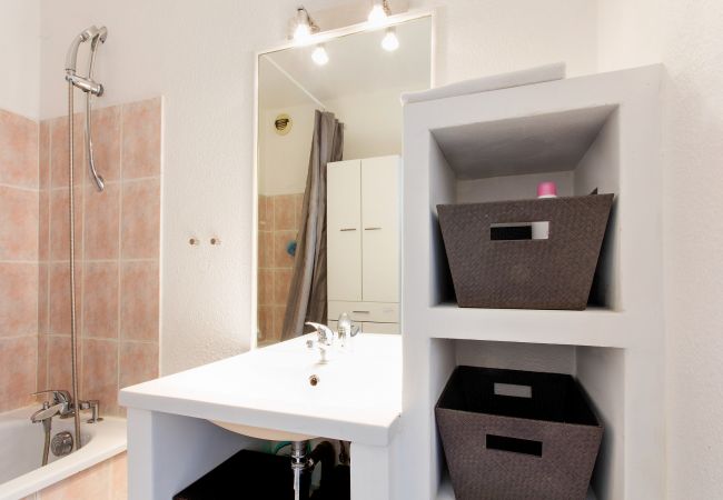 Rooftop Millénaire - Première Conciergerie - Salle de bain Appartement à Montpellier - Rooftop millénaire - Première conciergerie