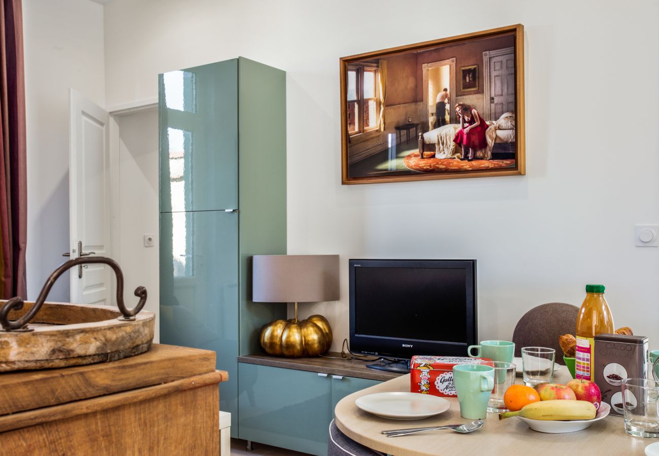 Villa Comédie - Première Conciergerie - Salon Salon avec table à manger