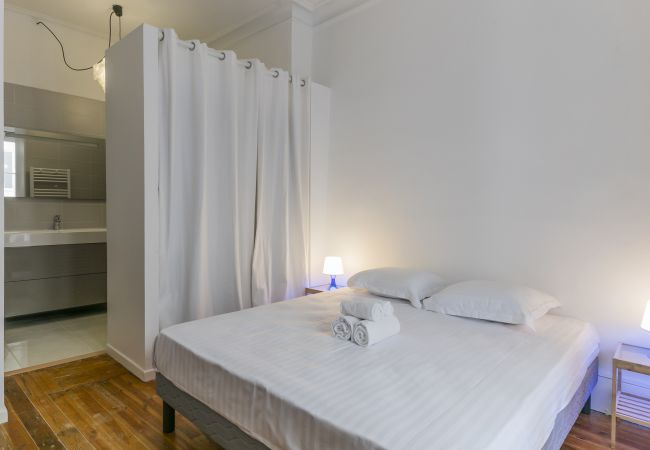 Villa Jeu de Paume - Première Conciergerie - Chambre Chambre avec lit double et salle de bain
