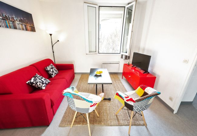 Bain de lumières - Première Conciergerie - Salon L'appartement est chaleureux et soigneusement décoré