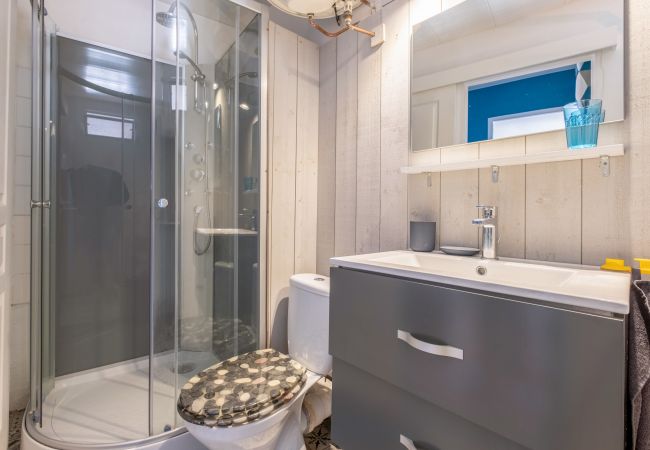 Ciel de Nîmes - Première Conciergerie - Salle de bain Salle de bain équipée