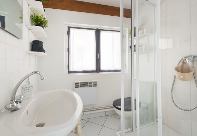 Toits St Come - Première Conciergerie - Salle de bain Douche et wc