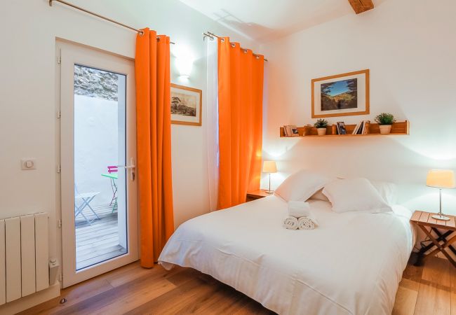 Patio Méditerranée - Première Conciergerie - Chambre Chambre à coucher pour 2 personnes avec accès sur une petite terrasse