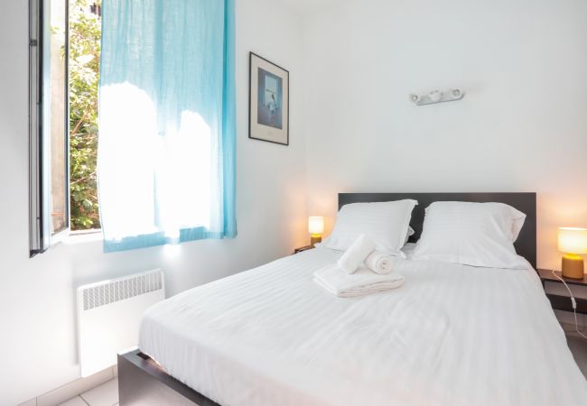 Terrasses Écusson - Première Conciergerie - Chambre Chambre avec lit double