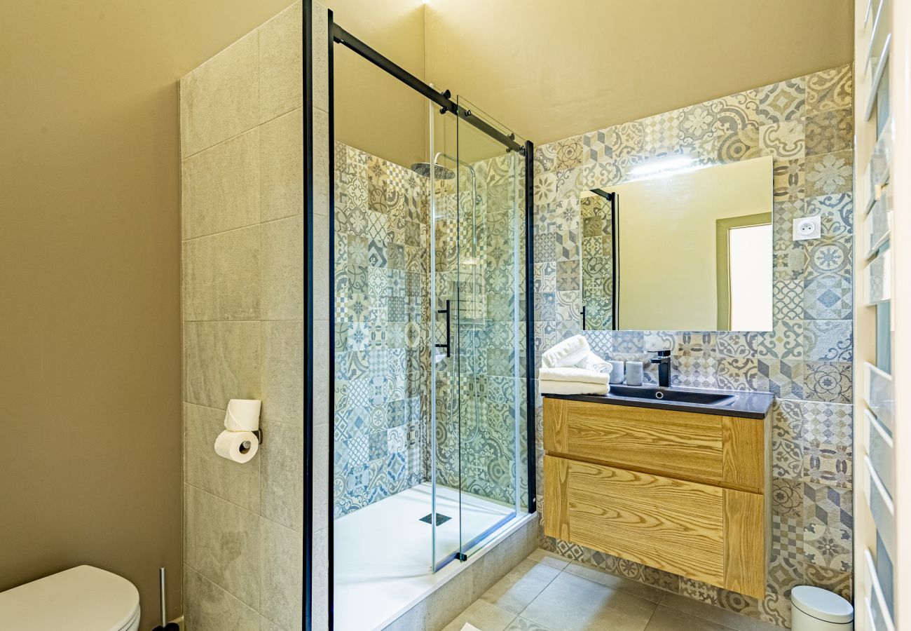 Galerie Argenterie - Première Conciergerie - Salle de bain Salle de bain moderne