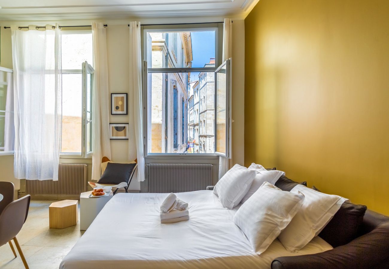 Galerie Argenterie - Première Conciergerie - Salon Salon très lumineux avec un canapé lit